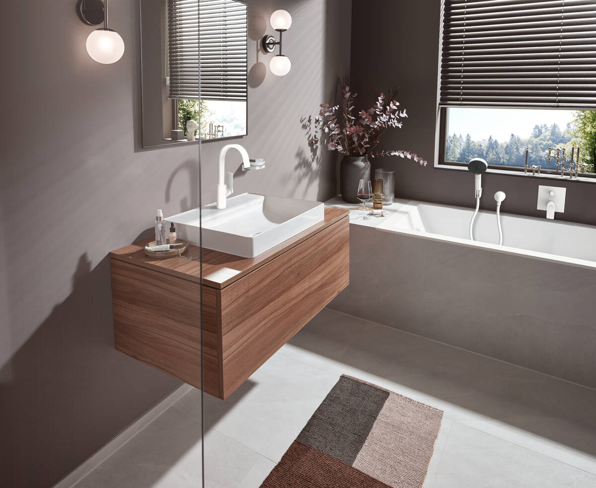 Obrázok HANSGROHE - Vivenis Umývadlová batéria 210, s výpustom a otočným výtokom, EcoSmart, matná biela 75030700